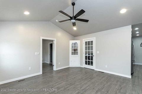 2316 Forest Rd, Lansing, MI 48910 photo 13