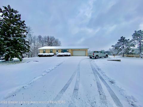 4770 N Gunnell Rd, Dimondale, MI 48821 photo 2