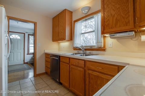 15832 Brook Rd, Lansing, MI 48906 photo 8