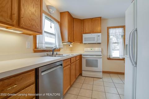 15832 Brook Rd, Lansing, MI 48906 photo 6