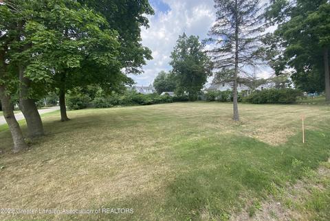 3201 Andrew Ave, Lansing, MI 48906