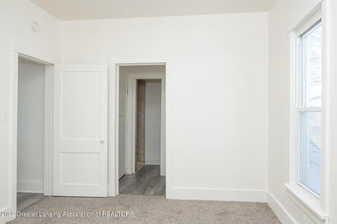 433 E Main St, Owosso, MI 48867 photo 9