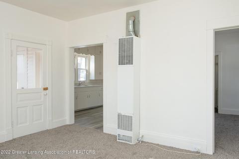433 E Main St, Owosso, MI 48867 photo 8
