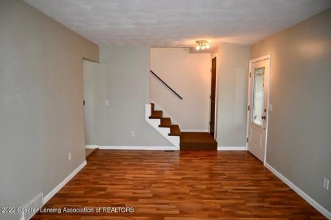 345 Nutmeg Dr, Dimondale, MI 48821 photo 4