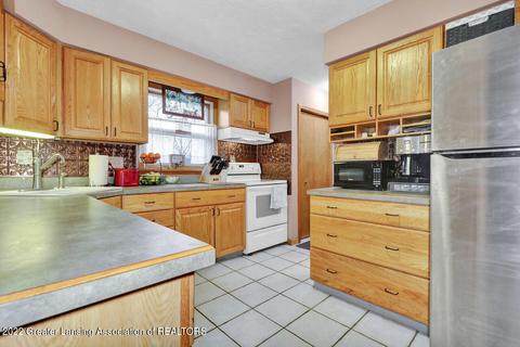 2012 Lindy Dr, Lansing, MI 48917 photo 13