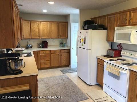 3938 Windemere Dr, Lansing, MI 48911 photo 8
