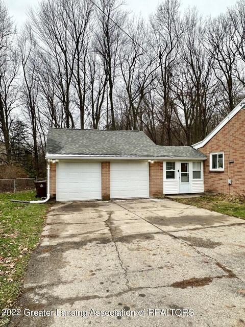1101 Maycroft Rd, Lansing, MI 48917 photo 3