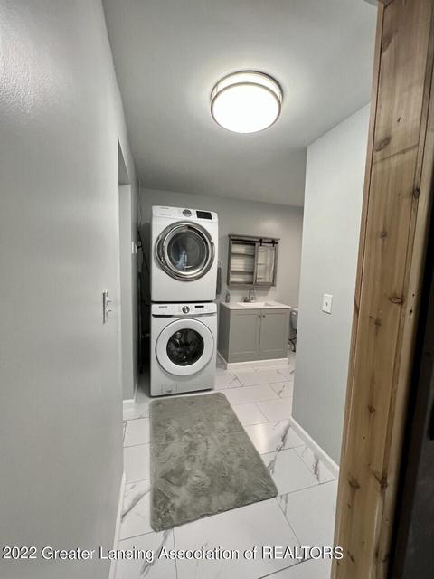 1101 Maycroft Rd, Lansing, MI 48917 photo 12