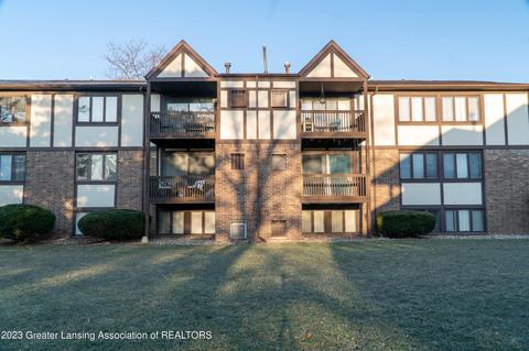 6150 Cobblers Dr #105, East Lansing, MI 48823