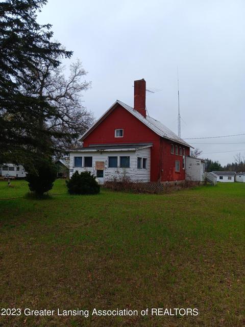 206 E Davis St, Harrison, MI 48625