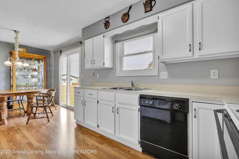7002 Oneida Rd, Charlotte, MI 48813 photo 12