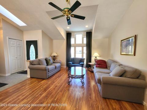 1131 Wolf Run Dr, Lansing, MI 48917 photo 5