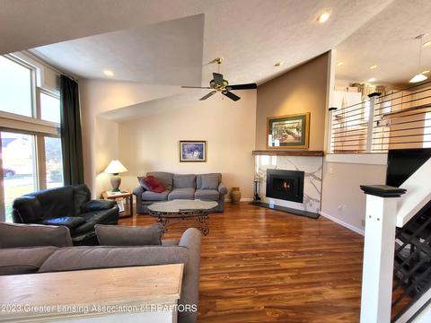 1131 Wolf Run Dr, Lansing, MI 48917 photo 4