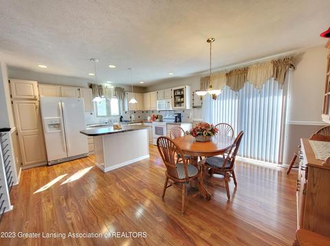 1131 Wolf Run Dr, Lansing, MI 48917 photo 6