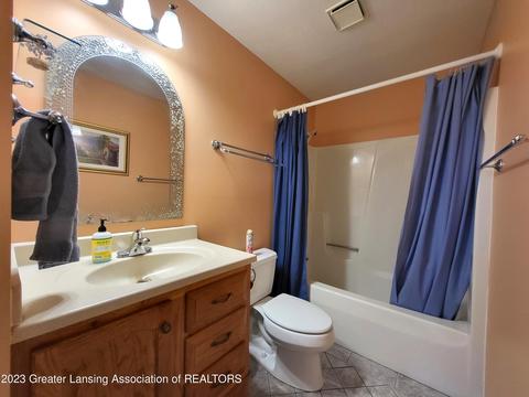 1131 Wolf Run Dr, Lansing, MI 48917 photo 17