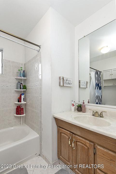 9123 W Frances Rd, Flushing, MI 48433 photo 15