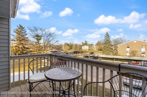 1747 Maple Rdg #13, Haslett, MI 48840 photo 16