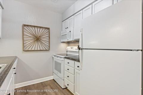 1747 Maple Rdg #13, Haslett, MI 48840 photo 7
