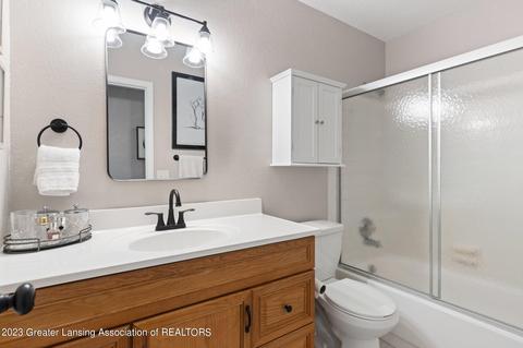 1747 Maple Rdg #13, Haslett, MI 48840 photo 9