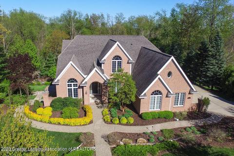 2329 Pine Hollow Dr, East Lansing, MI 48823