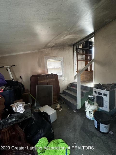 219 E Hazel St, Lansing, MI 48910 photo 9