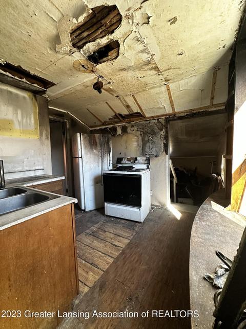 219 E Hazel St, Lansing, MI 48910 photo 5