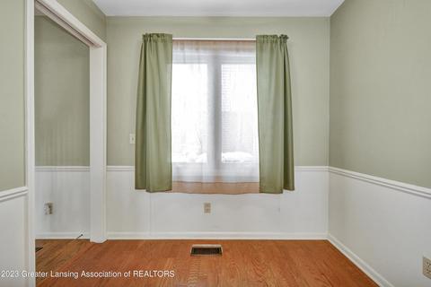 924 Grenoble Dr #E, Lansing, MI 48917 photo 15