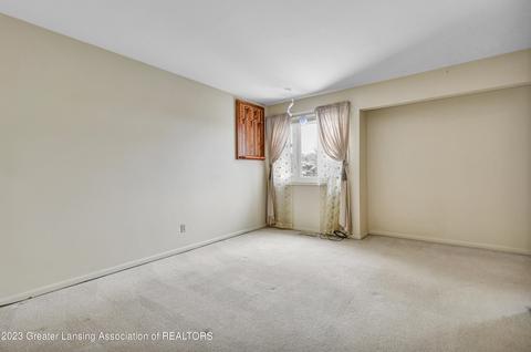 924 Grenoble Dr #E, Lansing, MI 48917 photo 18