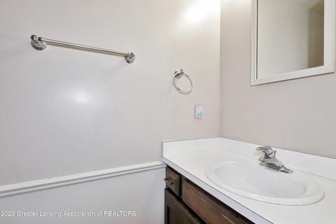 924 Grenoble Dr #E, Lansing, MI 48917 photo 25