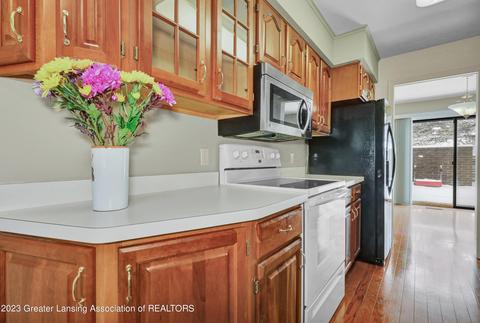 924 Grenoble Dr #E, Lansing, MI 48917 photo 14