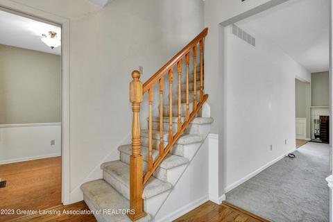 924 Grenoble Dr #E, Lansing, MI 48917 photo 17