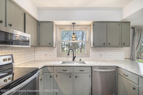3711 Springbrook Ln, Lansing, MI 48917 photo 12