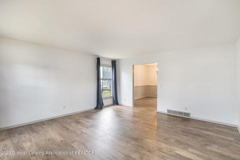 3711 Springbrook Ln, Lansing, MI 48917 photo 9