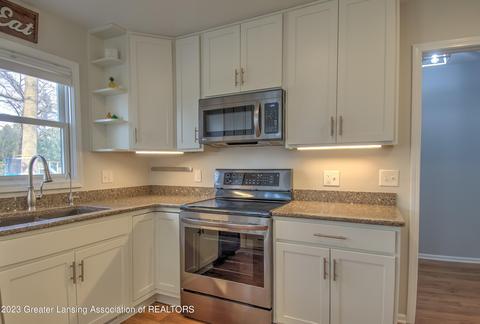 504 W Geneva Dr, Dewitt, MI 48820 photo 21