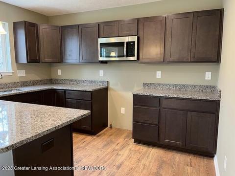 808 Starlight Way, Perry, MI 48872 photo 9