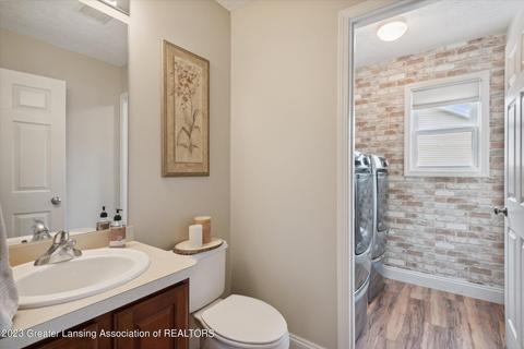 3830 Danbridge Dr, Lansing, MI 48906 photo 23