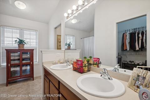3830 Danbridge Dr, Lansing, MI 48906 photo 26