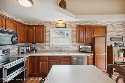 3830 Danbridge Dr, Lansing, MI 48906 photo 19
