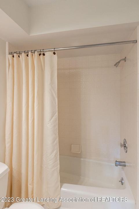 1897 E Danbury, Okemos, MI 48864 photo 27