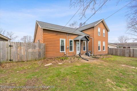 521 E Isham St, Lyons, MI 48851 photo 3
