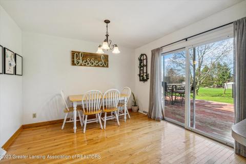 811 E Webb Dr, Dewitt, MI 48820 photo 8