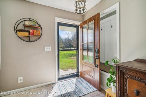 811 E Webb Dr, Dewitt, MI 48820 photo 5
