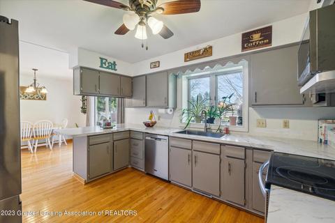 811 E Webb Dr, Dewitt, MI 48820 photo 12