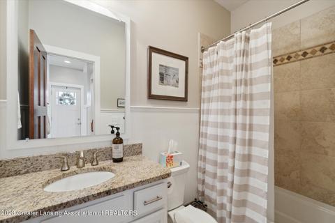 5245 E Hawk Hollow Dr, Bath, MI 48808 photo 11