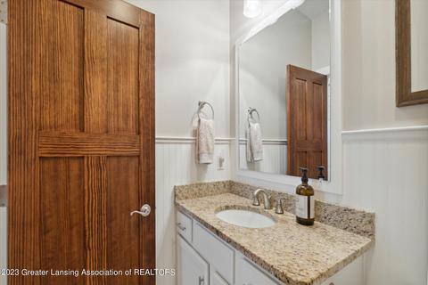 5247 E Hawk Hollow Dr, Bath, MI 48808 photo 12