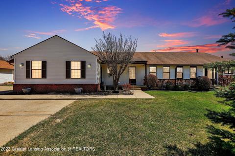 504 Red Cedar Blvd, Williamston, MI 48895