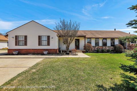 504 Red Cedar Blvd, Williamston, MI 48895 photo 2