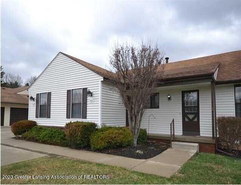 504 Red Cedar Blvd, Williamston, MI 48895 photo 4