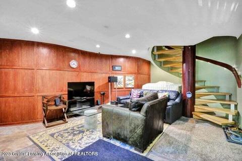 910 Jolly Rd, Okemos, MI 48864 photo 2
