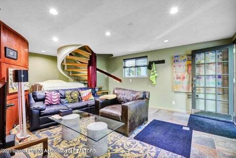910 Jolly Rd, Okemos, MI 48864 photo 3